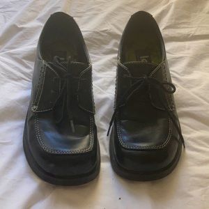 Black casual tie shoes